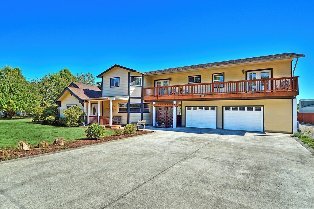 Property Photo:  802 State St  WA 98531 