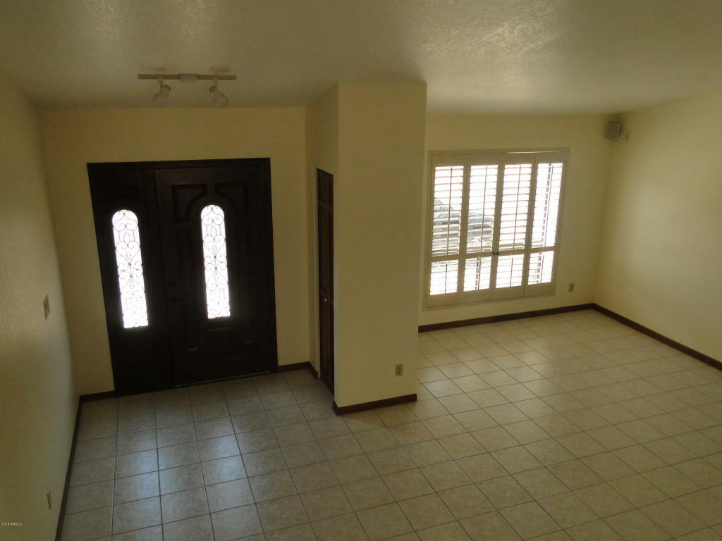 Property Photo:  2524 E Paradise Drive  AZ 85028 