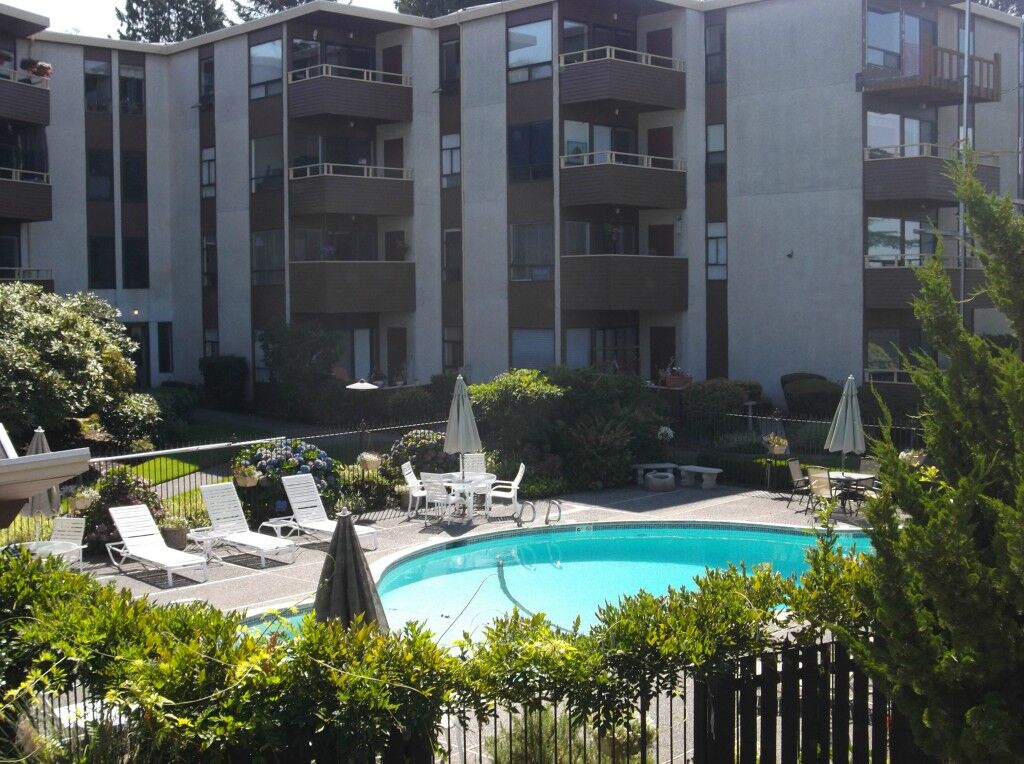 Property Photo: 500 Elm Wy 49 WA 98020