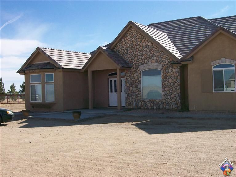 Property Photo:  8042 W Avenue C10  CA 93536 