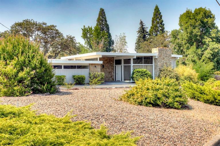 Property Photo: 932 Mira Mar Avenue OR 97504