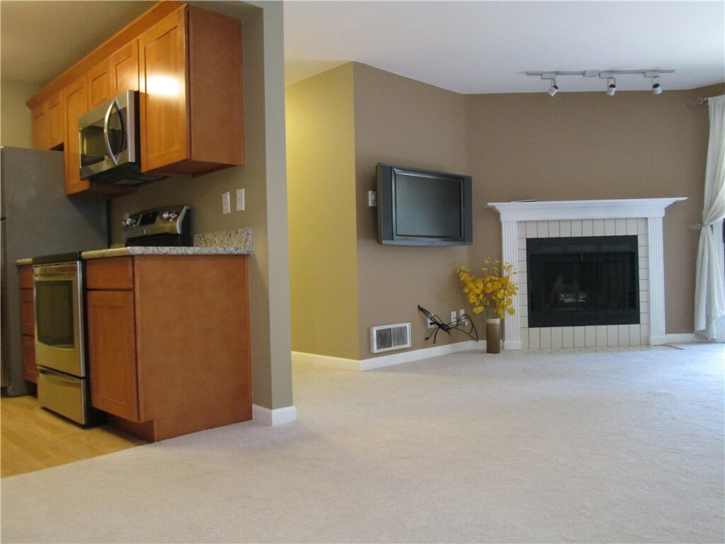 Property Photo:  710 N 160th B202  WA 98133 