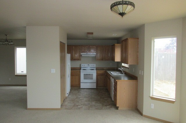 Property Photo:  20214 11th Av Ct E  WA 98387 