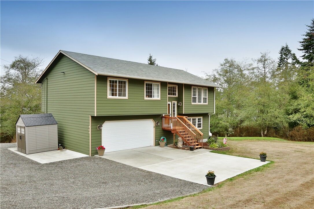 Property Photo:  960 Chickadee Drive  WA 98253 