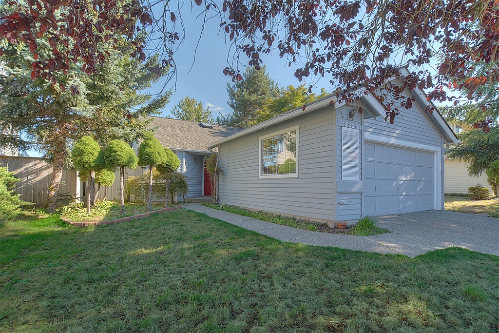 Property Photo: 3726 247th Ave SE WA 98029