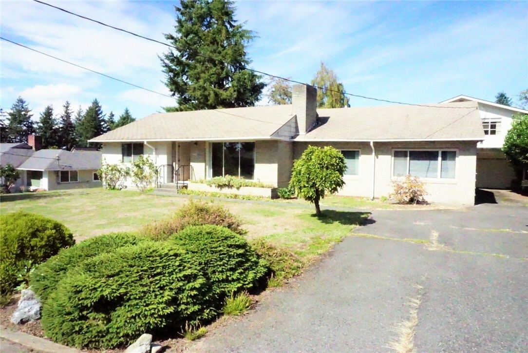 Property Photo:  2828 SW 169th St  WA 98166 