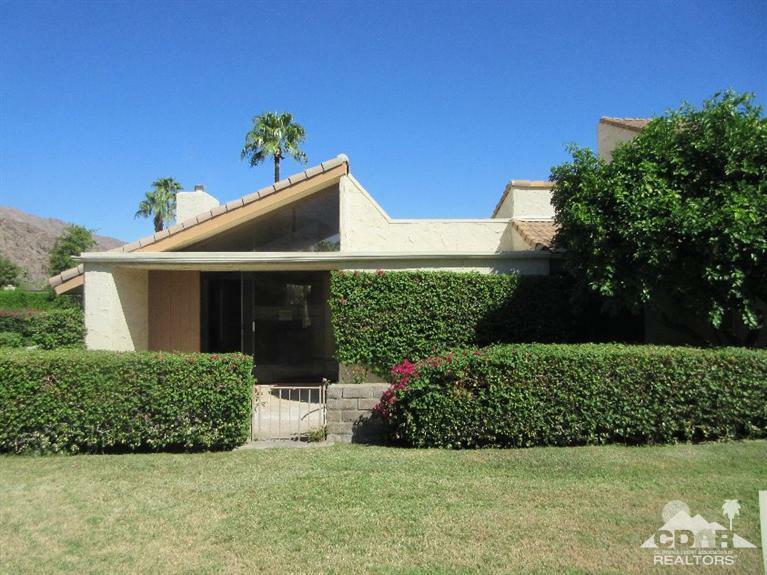 Property Photo: 103 E Via Huerto CA 92264