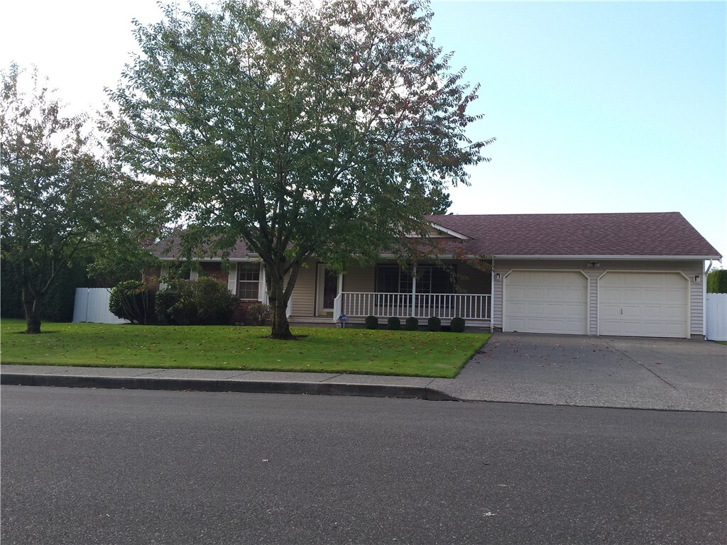 Property Photo: 815 Kenwood Wy WA 98264