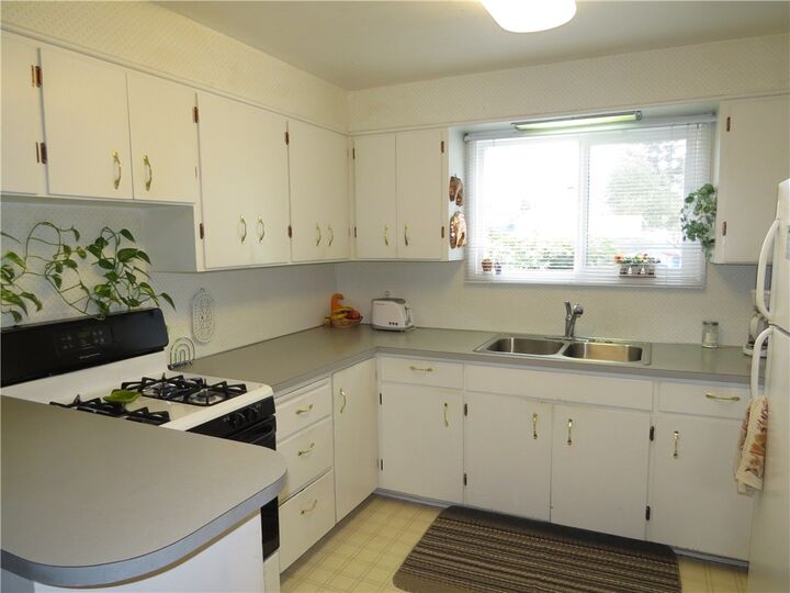 Property Photo:  1713 Ferry St  WA 98584