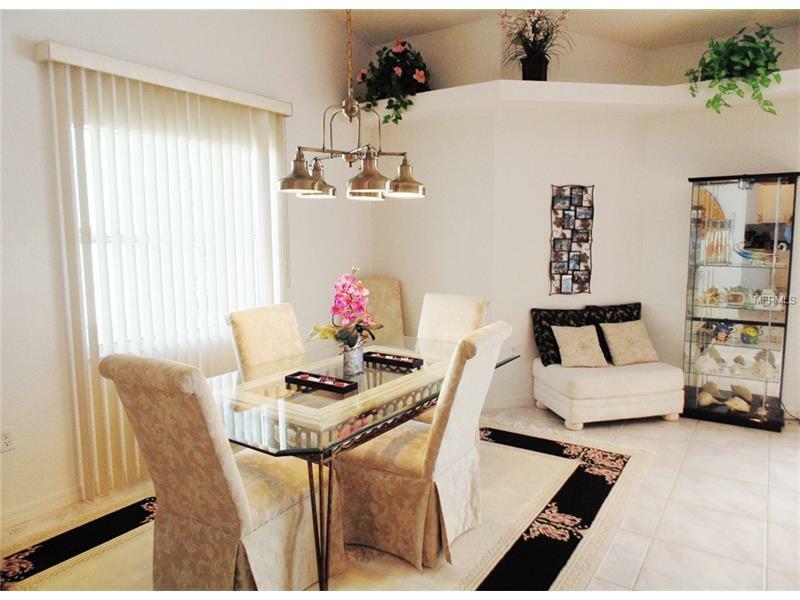 Property Photo: 9747 Knightsbridge Circle FL 34238