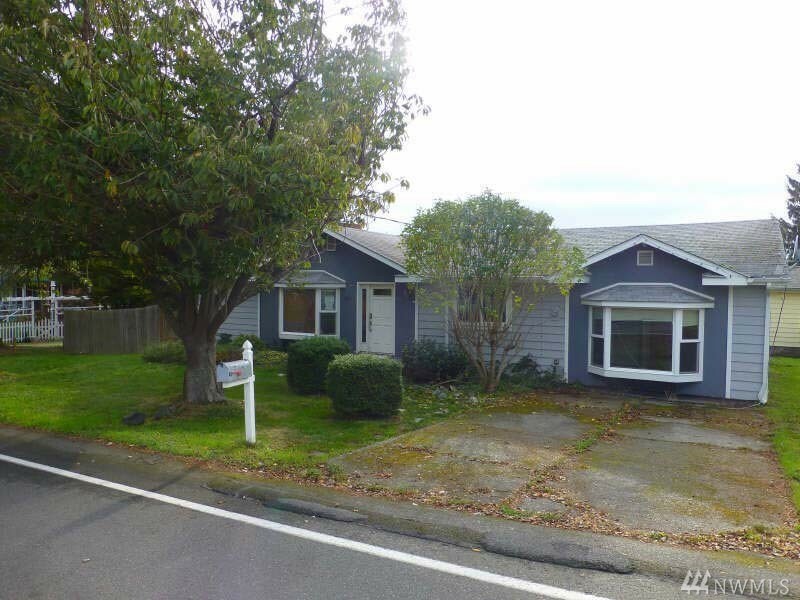 Property Photo:  329 Walker St  WA 98368 