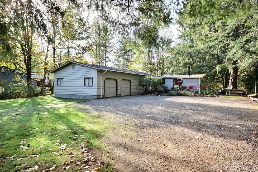 Property Photo: 22529 SE 187th St WA 98038