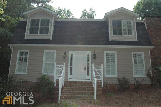Property Photo: 1060 North Point Drive GA 30075
