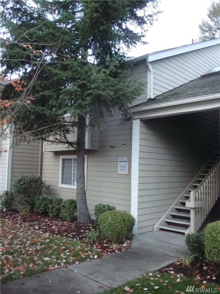 Property Photo:  1822 S 284th Lane D203  WA 98003 