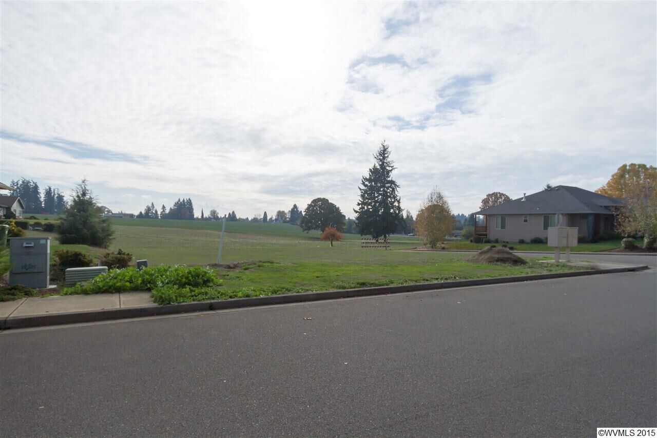 Property Photo: 504 SE Clay St OR 97385