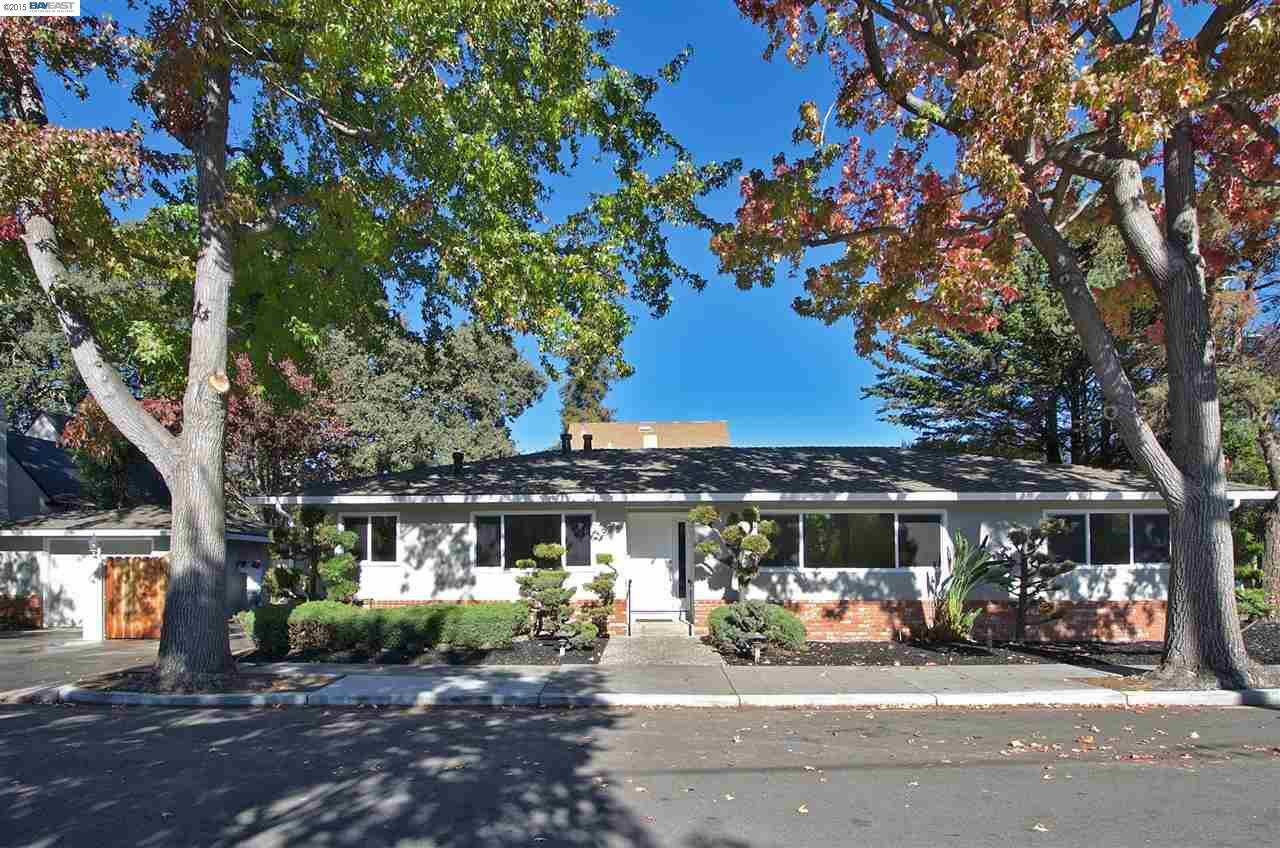 Property Photo:  878 Begier Ave  CA 94577 