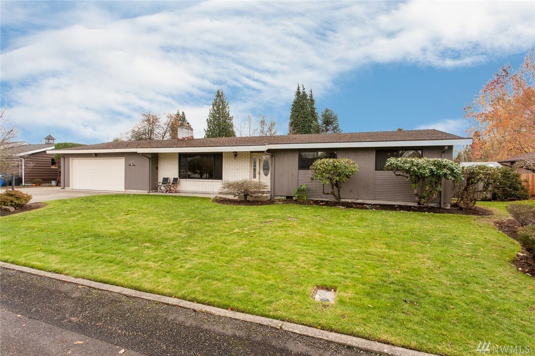 Property Photo: 1812 11th Ave NW WA 98371