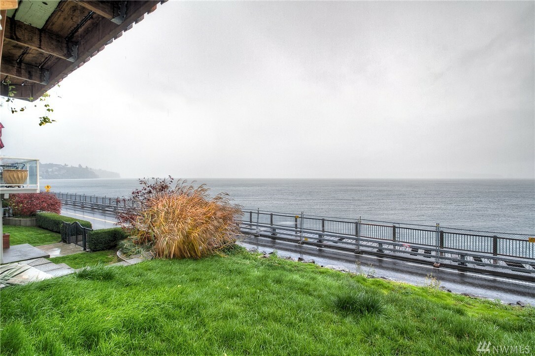 Property Photo: 28440 Redondo Beach Drive S WA 98198