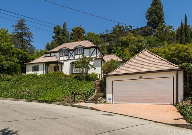 Property Photo: 1270 N Wetherly Drive CA 90069