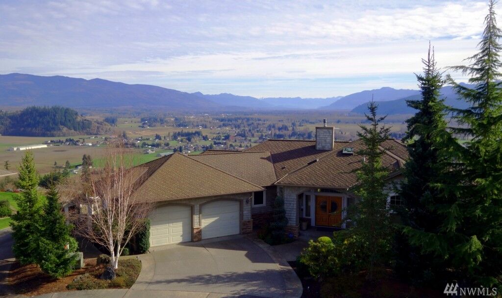 Property Photo: 826 Bella Vista Lane WA 98233