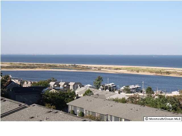 Property Photo:  3 Hillside Court  NJ 07732 