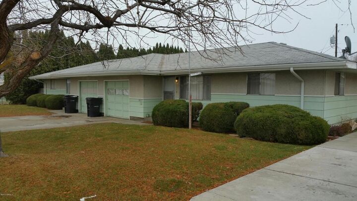 1811-1813 S 12th Ave  Yakima WA 98902 photo