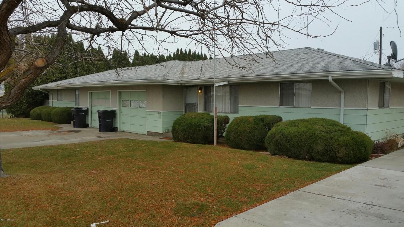 Property Photo: 1811-1813 S 12th Ave WA 98902