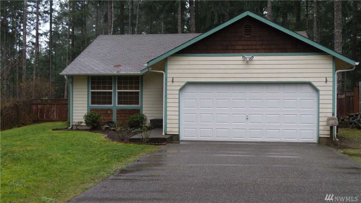 Property Photo: 13810 Meadowlark Dr WA 98329