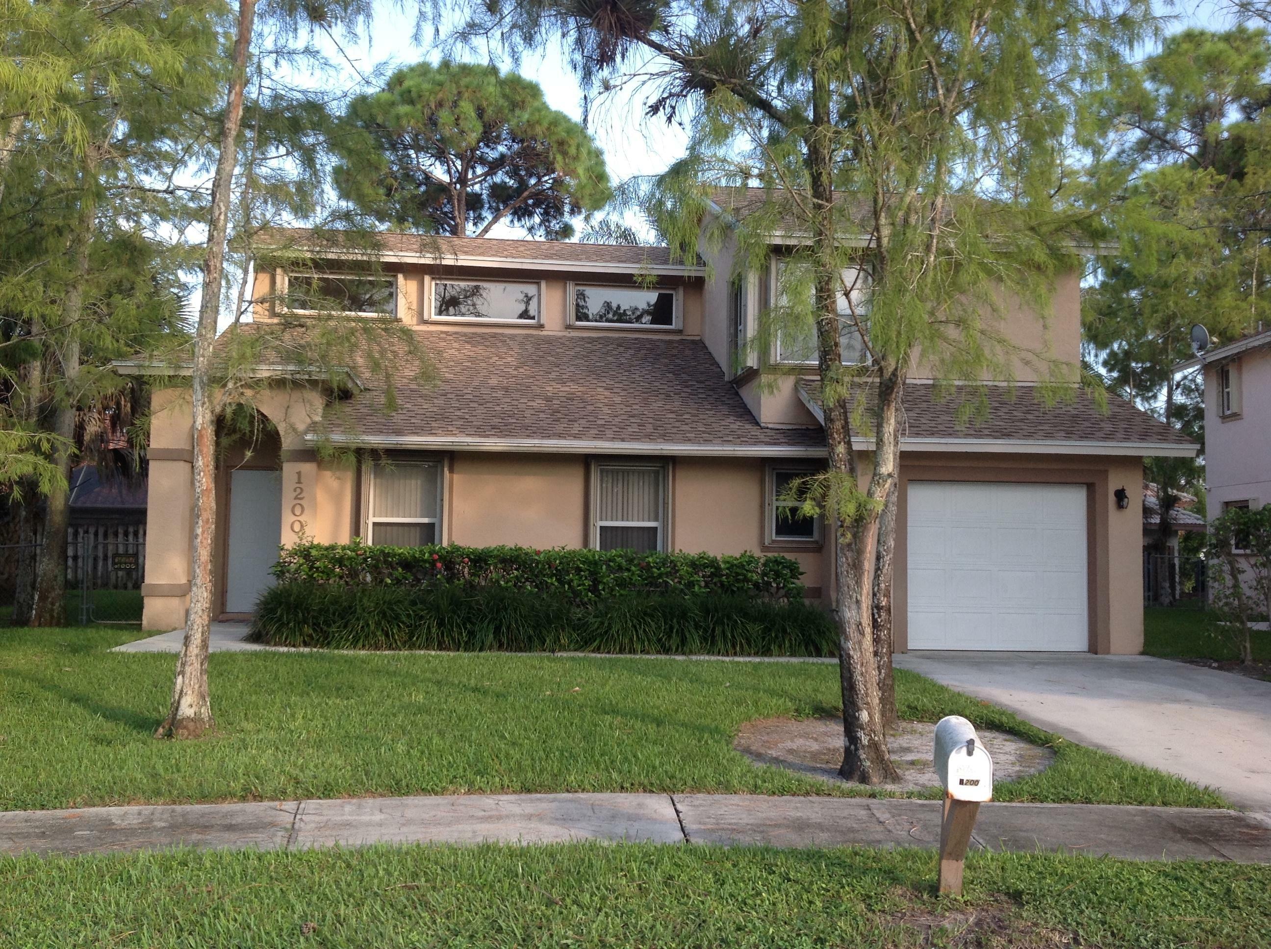 Property Photo:  1200 Amaryllis Court  FL 33414 