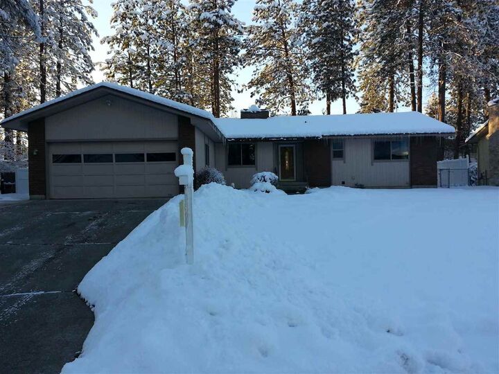 8507 N Greenwood St  Spokane WA 99208 photo