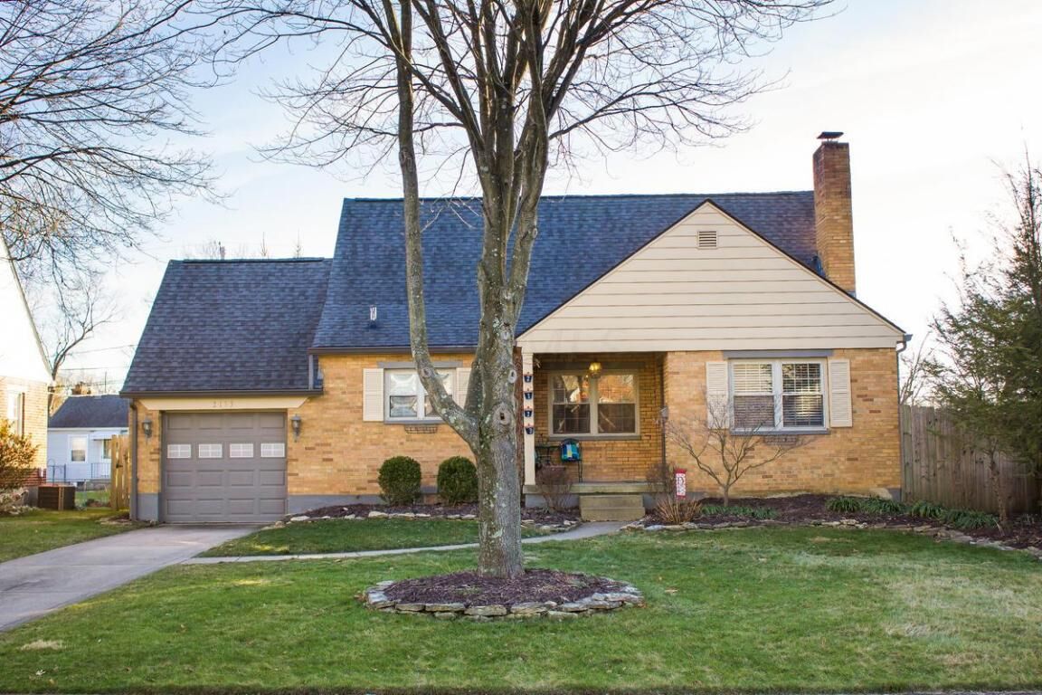 Property Photo:  2113 Jervis Road  OH 43221 