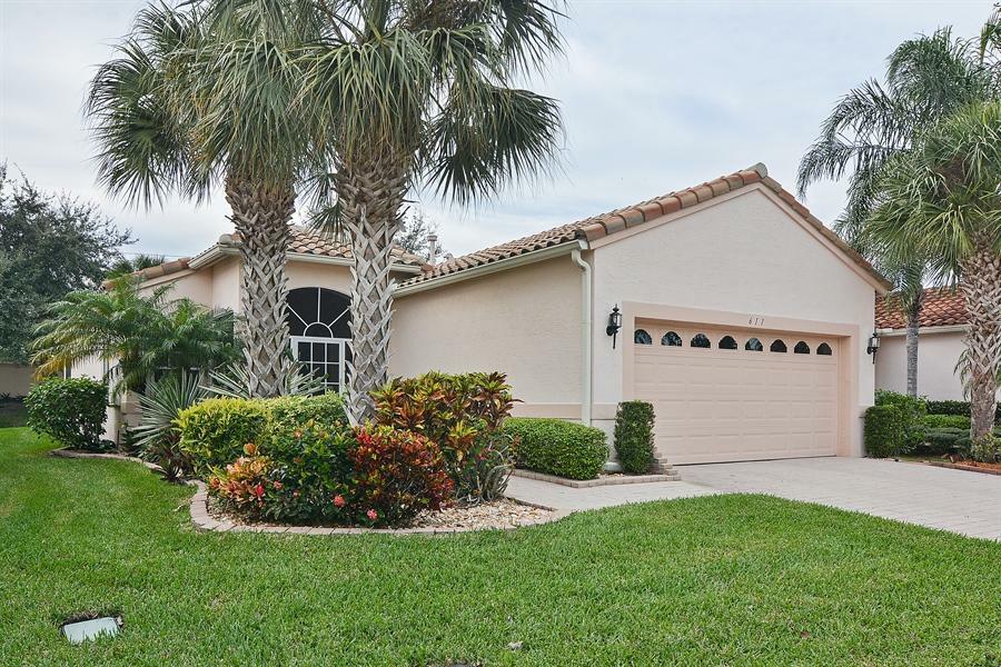 Property Photo:  611 NW Whitfield Way  FL 34986 