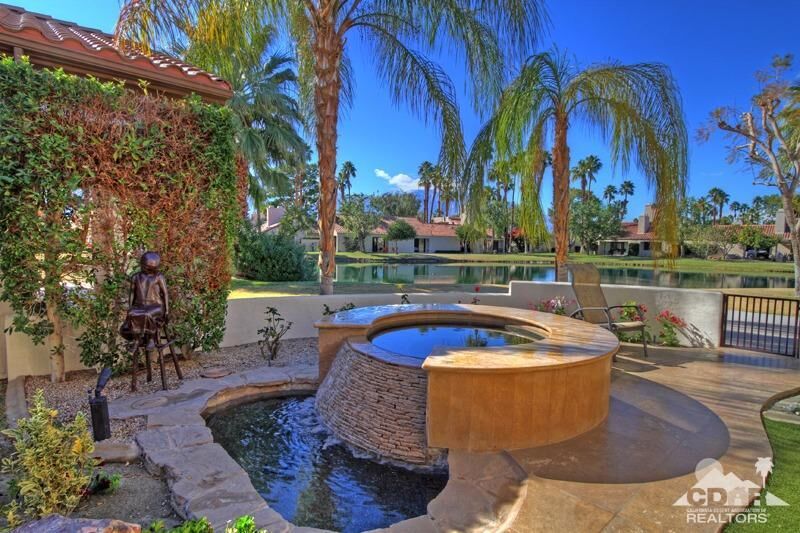 Property Photo:  7 Wimbledon Circle  CA 92270 