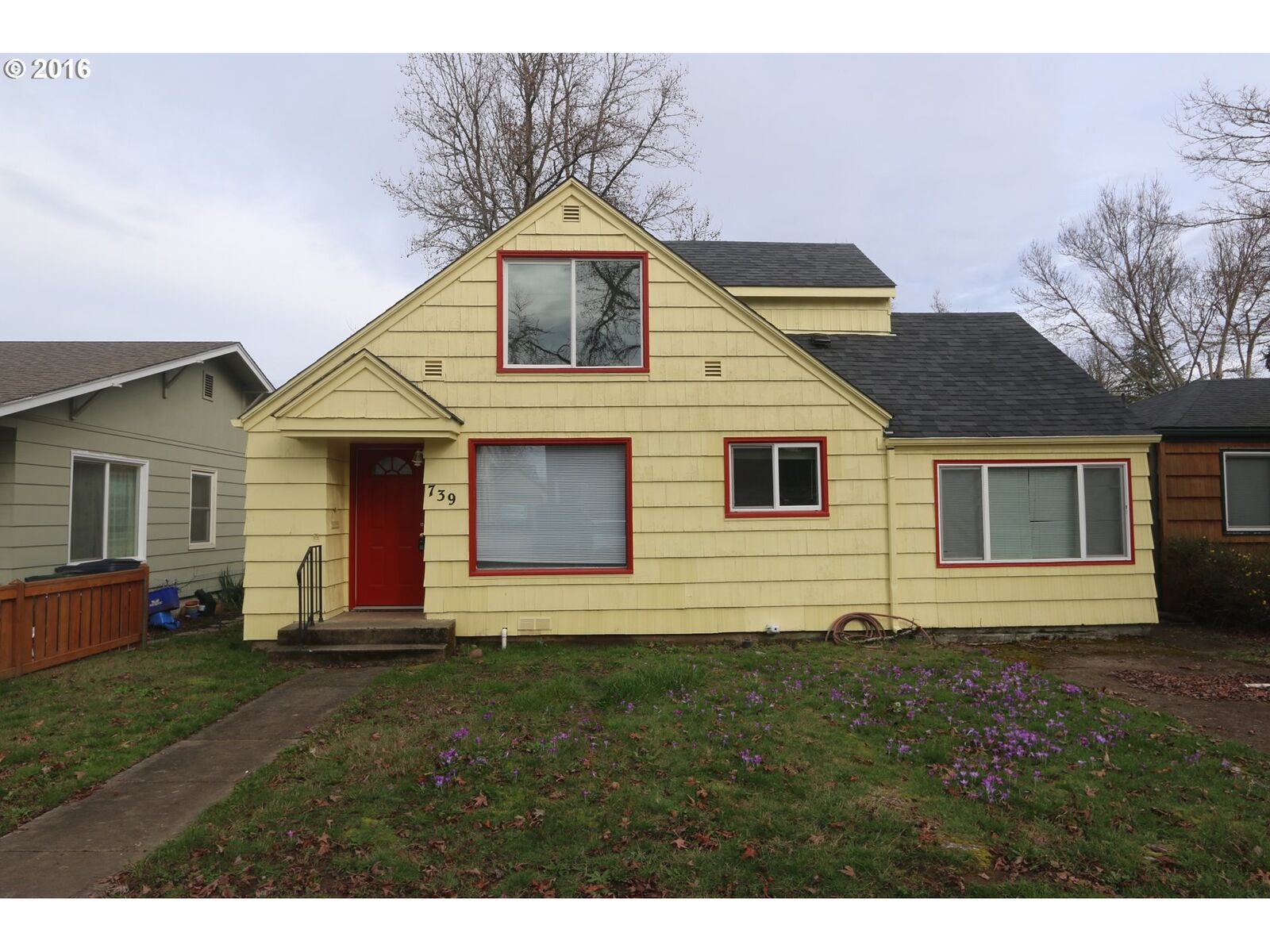Property Photo:  739 E 22nd Ave  OR 97405 