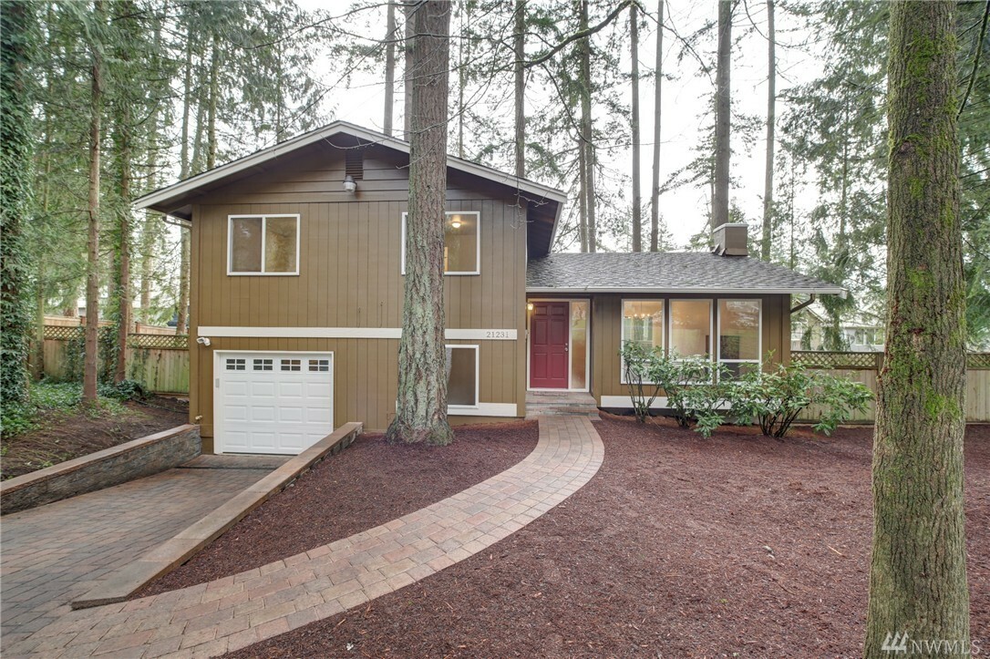 Property Photo:  21231 NE 10th Place  WA 98074 