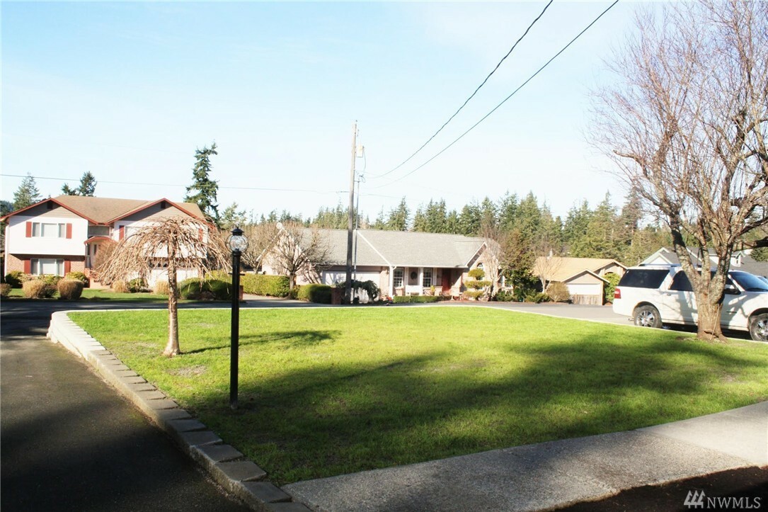 Property Photo:  326 Heather Dr  WA 98282 