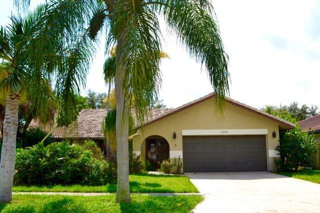 Property Photo:  5231 Deerhurst Crescent Circle  FL 33486 