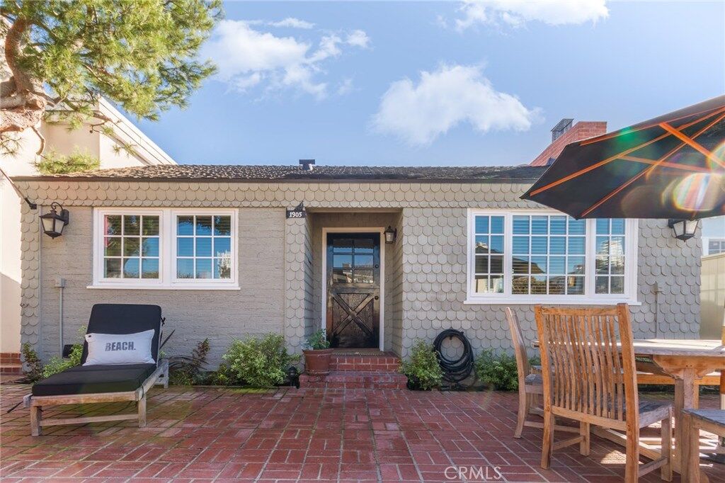 Property Photo:  1905 E Balboa Boulevard  CA 92661 