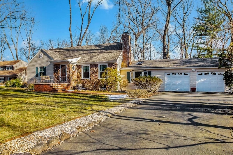 Property Photo:  31 Moraine Rd  NJ 07950 