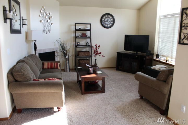 Property Photo: 1622 Stella Ave 1 WA 98801