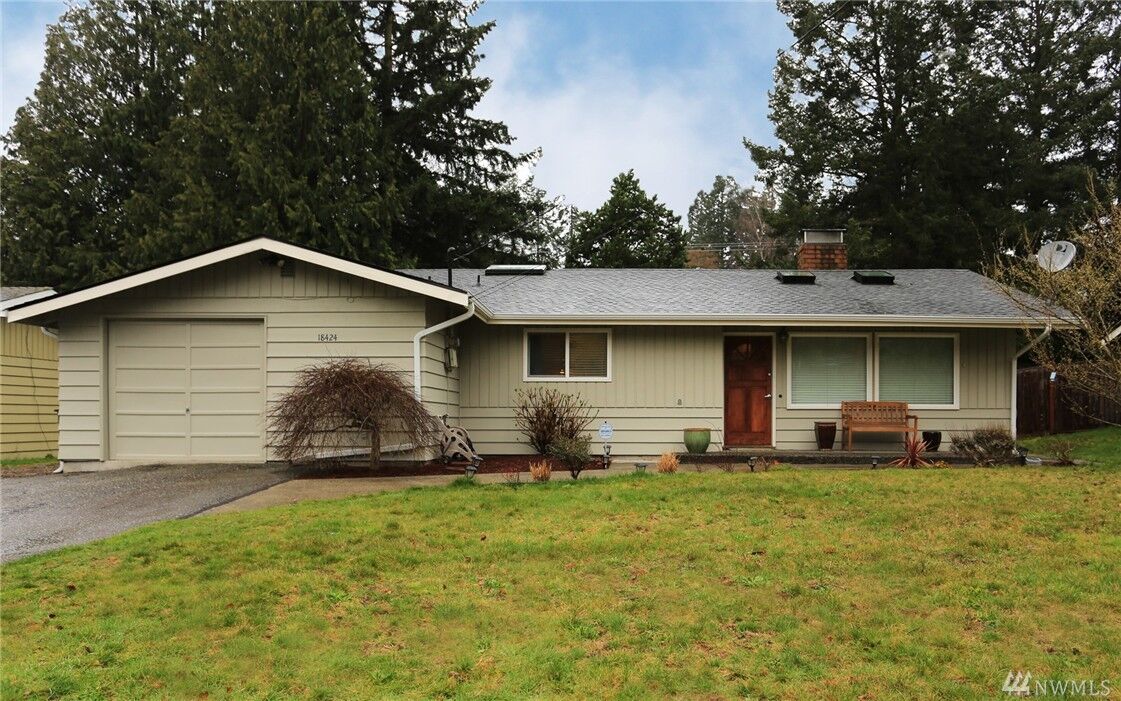 Property Photo: 18424 72nd Ave W WA 98026