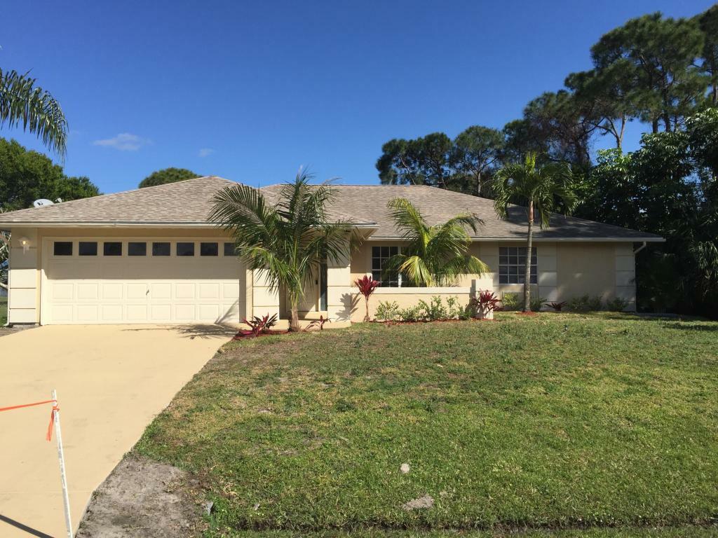 Property Photo:  2173 SW Gemini Lane  FL 34984 