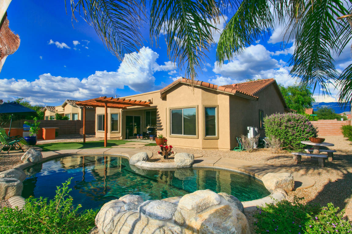 Property Photo: 11639 N Red Creek Place AZ 85737