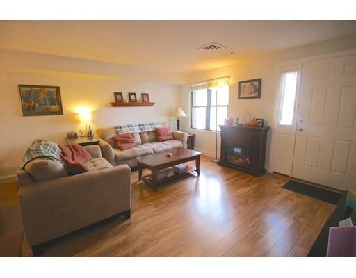Property Photo:  33 Maplewood Ave 12  MA 01930 