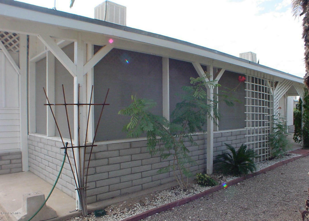 Property Photo:  231 W Weisshorn Street  AZ 85737 