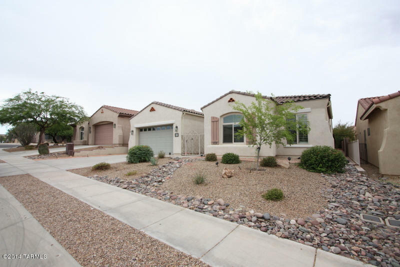 Property Photo:  249 E Via Puente Lindo  AZ 85629 