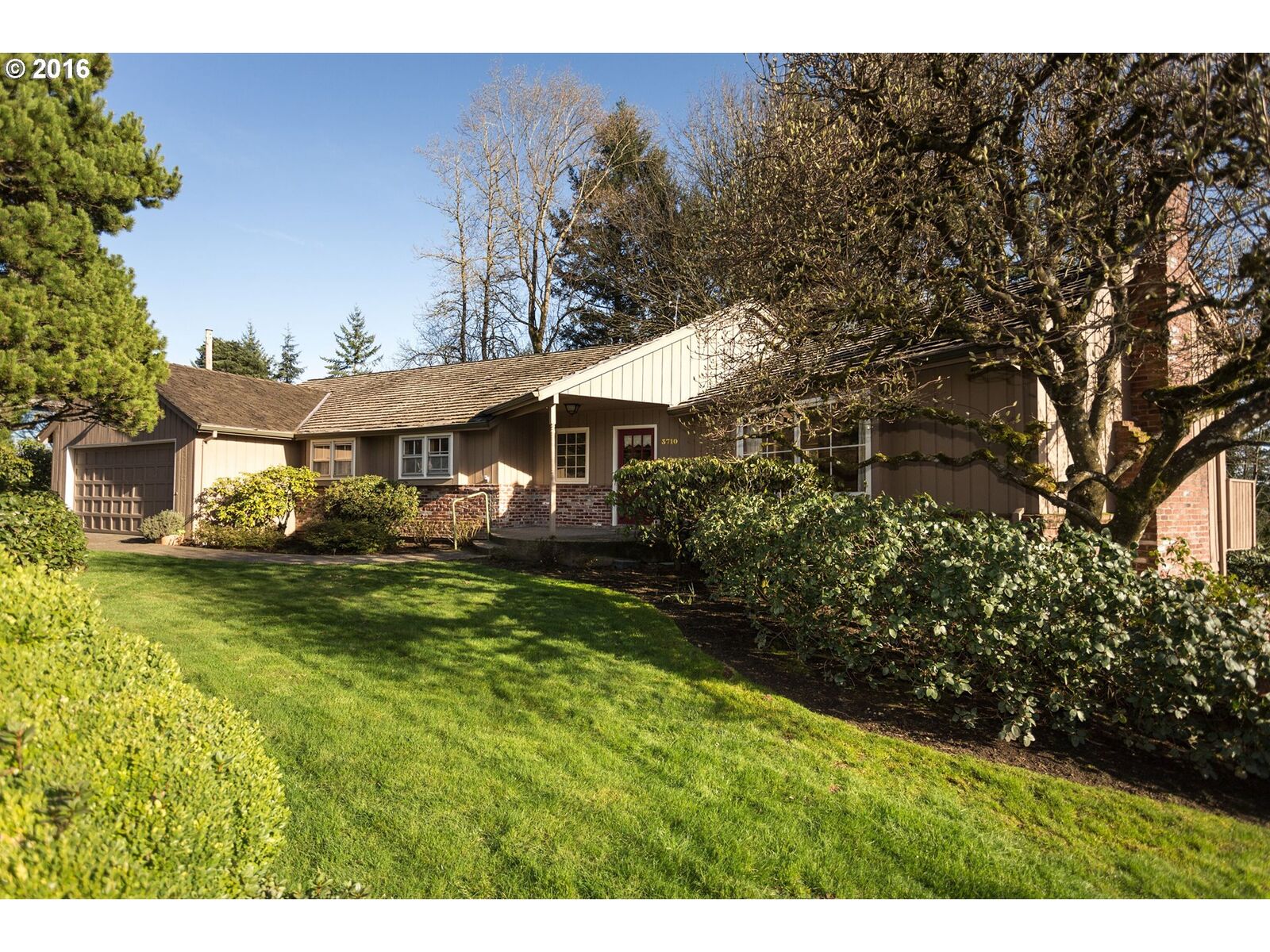 Property Photo: 3710 SW 55th Dr OR 97221