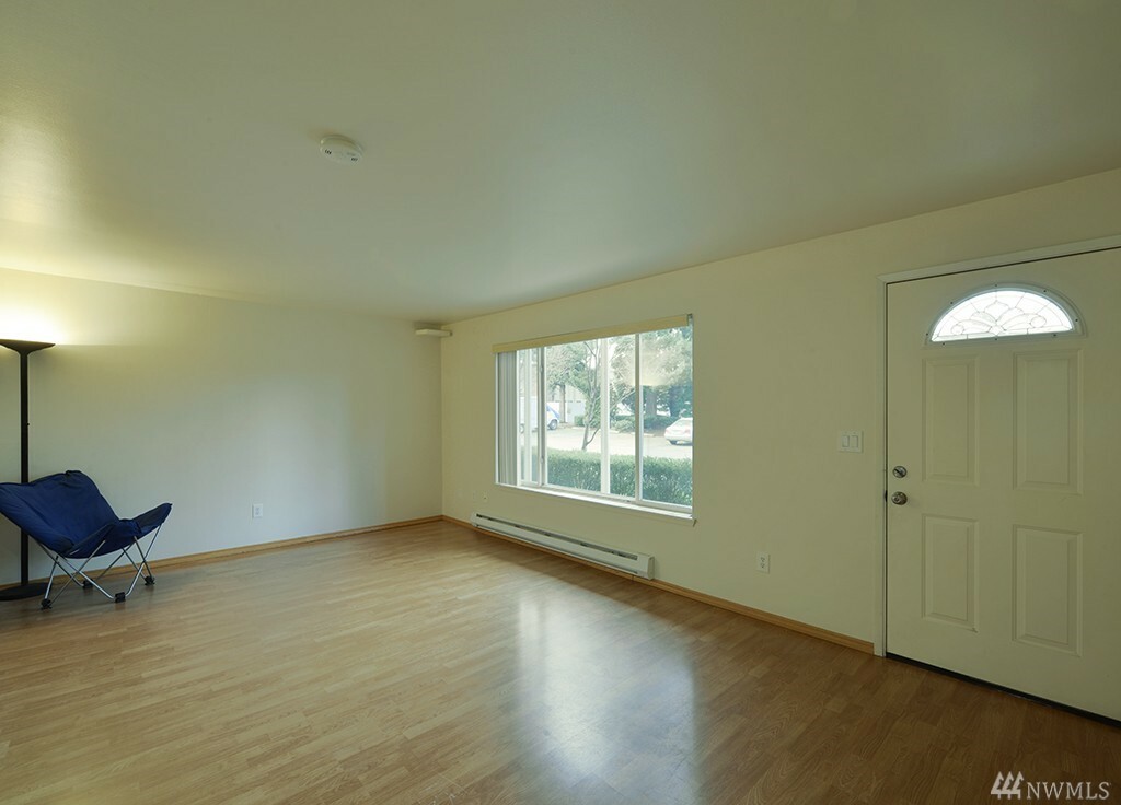 Property Photo: 5914 123rd Ave SE WA 98006