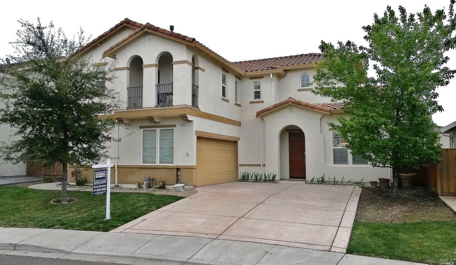 Property Photo: 624 Spillman Circle CA 95688