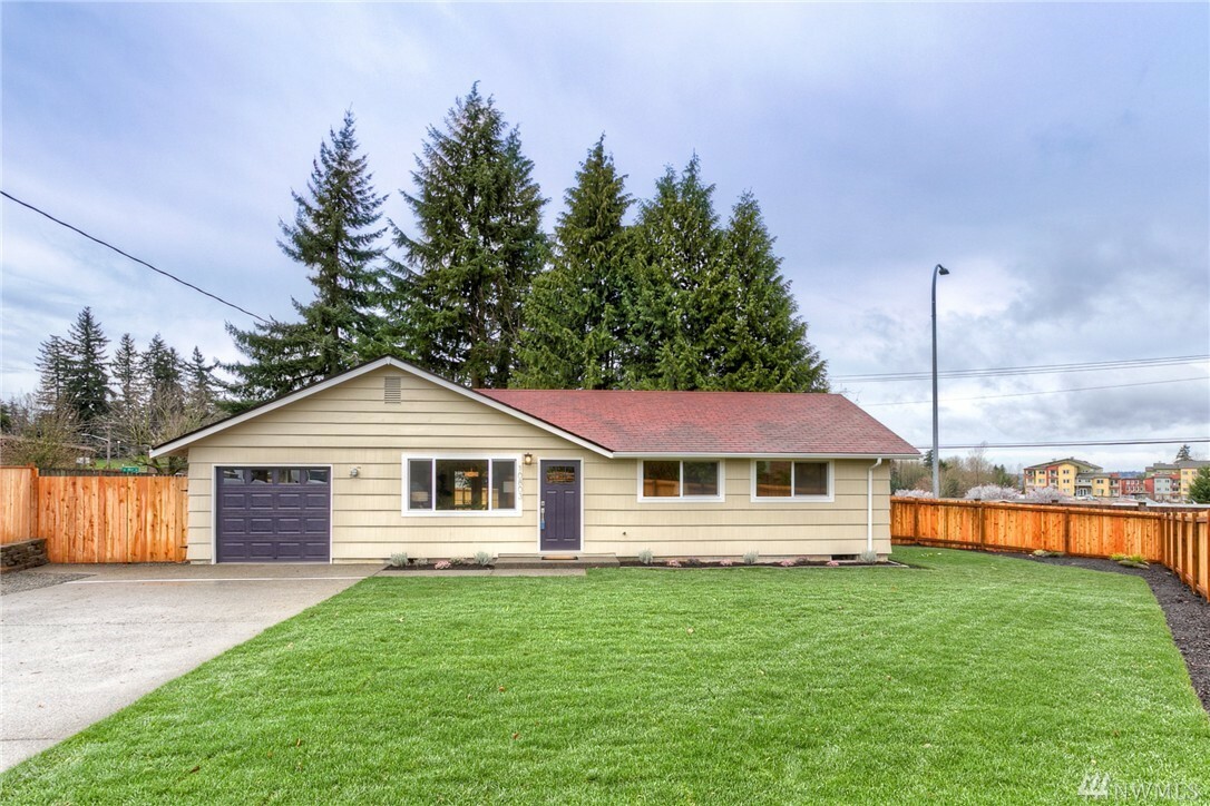 Property Photo:  10803 SE 180th Place  WA 98055 